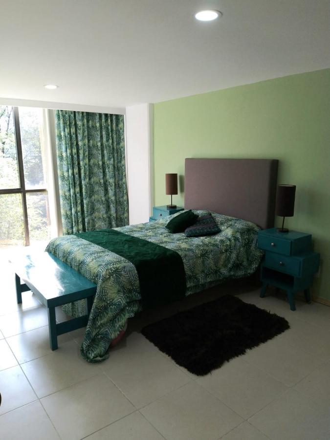 Charming Sunny Bedroom Overlooking Beautiful Amsterdam Avenue In Condesa Area * México DF