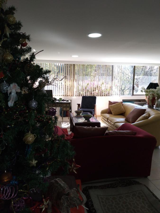 Habitación en casa particular Charming Sunny Bedroom Overlooking Beautiful Amsterdam Avenue In Condesa Area